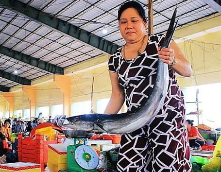 Thủy hải sản tăng giá mạnh