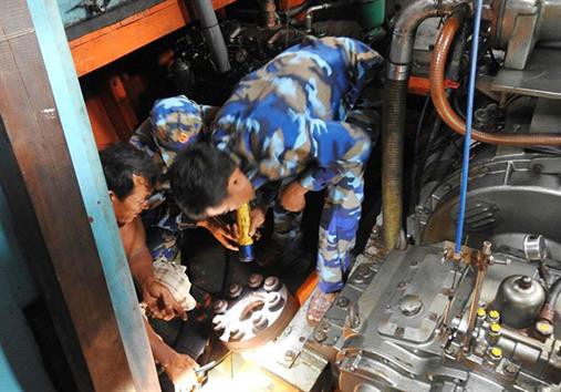 Kịp thời khắc phục, sửa chữa tàu cá Khánh Hòa