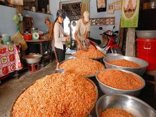 Tôm, mực khô tăng giá mạnh