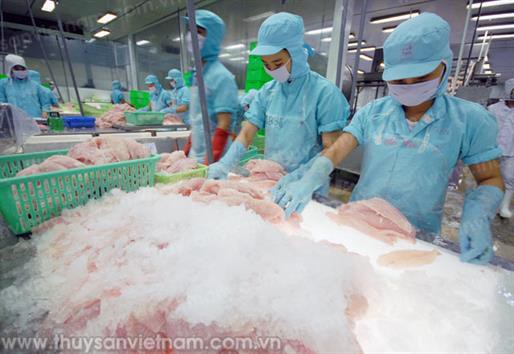Khuyến cáo hạn chế đưa hàng nông, thủy sản qua biên giới