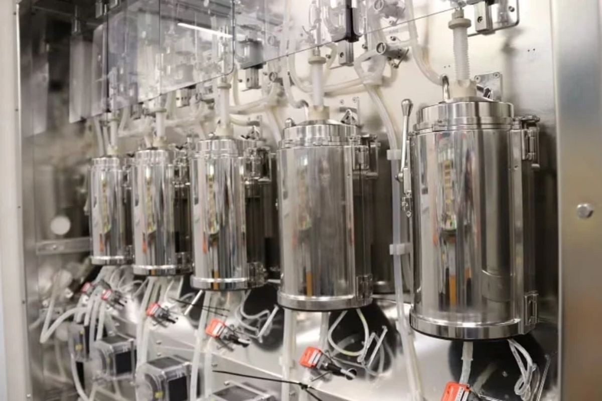 "Nuôi" cá, tôm trong lò phản ứng sinh học - cơ hội cho startup Việt